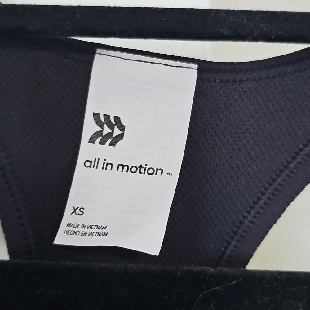NWT All In Motion UPF 50+ Workout Rib Racerback Crop Tank Top Black XS - Picture 2 of 7